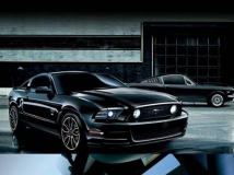  40 ̨Ford Mustang  V8 GT Coupe The Black Edition ر泵